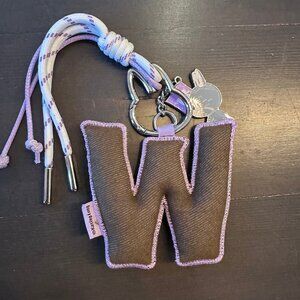 💜✨ Pop Mart Labubu “THE MONSTERS” – Pin for Love W Letter Pendant Keychain ✨💜